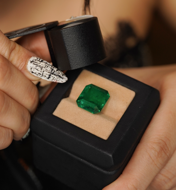 EMERALD VERDANT GREEN - BÁU VẬT CỦA THIÊN NHIÊN